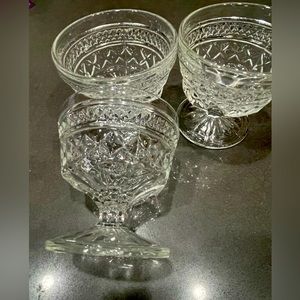 VINTAGE INDIANA GLASS CLEAR DIAMOND POINT SET OF 3 SHERBET BOWLS.